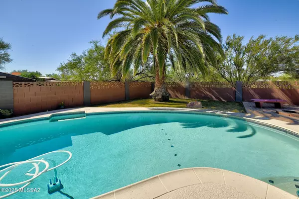 Tucson, AZ 85704,7335 N Casablanca Drive