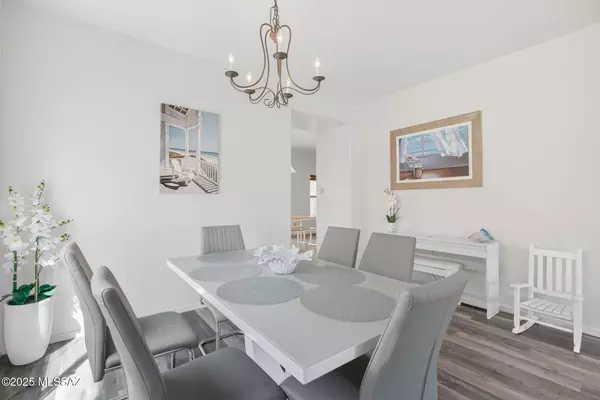 Sahuarita, AZ 85629,892 W Calle Valenciana