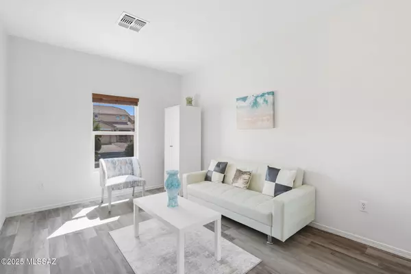 Sahuarita, AZ 85629,892 W Calle Valenciana