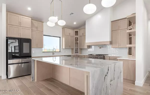 3901 W Ironwood Hill Drive, Tucson, AZ 85745