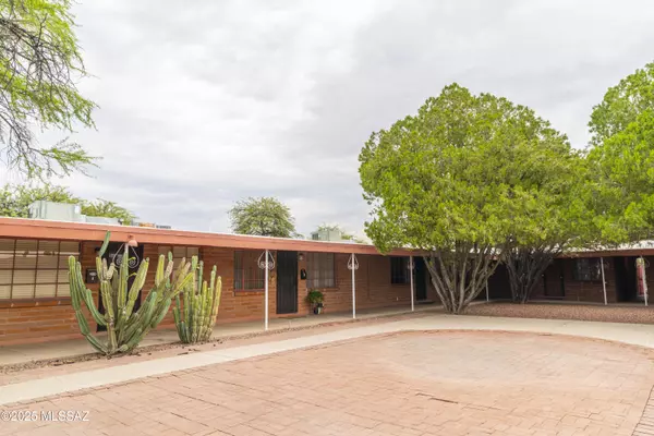 Tucson, AZ 85711,910 N Alvernon Way  #B