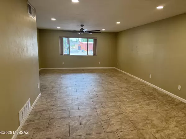 Tucson, AZ 85710,896 N Bedford Drive