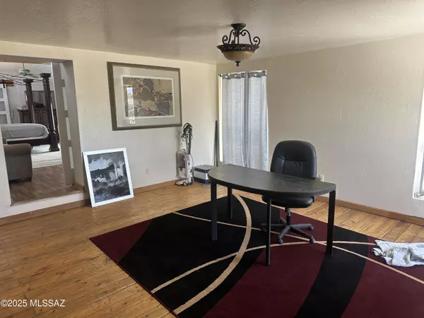 Nogales, AZ 85621,887 E Roper Road