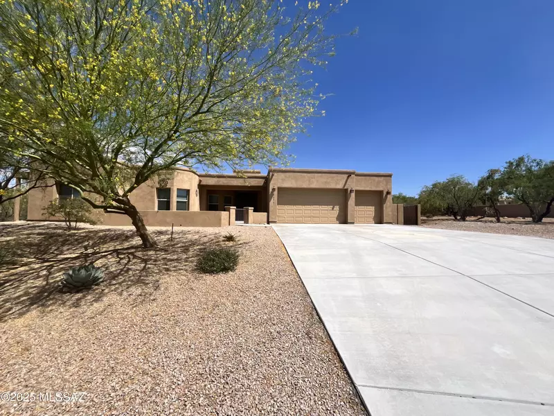 9398 E Desert Milkweed Court, Corona De Tucson, AZ 85641