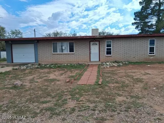 Huachuca City, AZ 85616,28 E Hawthorne Street