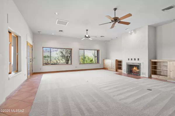 Tucson, AZ 85749,10041 E Rayann Place