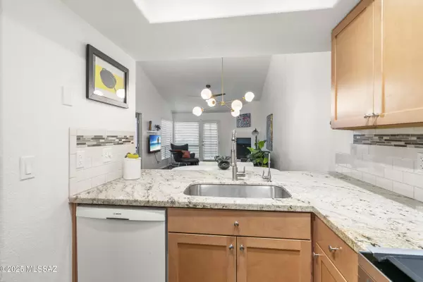 Tucson, AZ 85718,7601 N Calle Sin Envidia  #UNIT 16