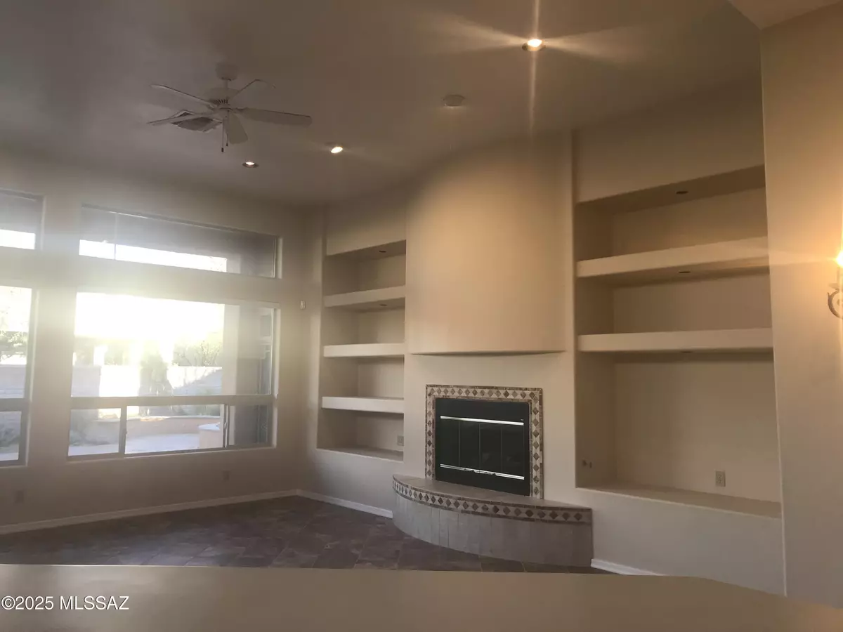 Oro Valley, AZ 85755,13842 N Slazenger Drive