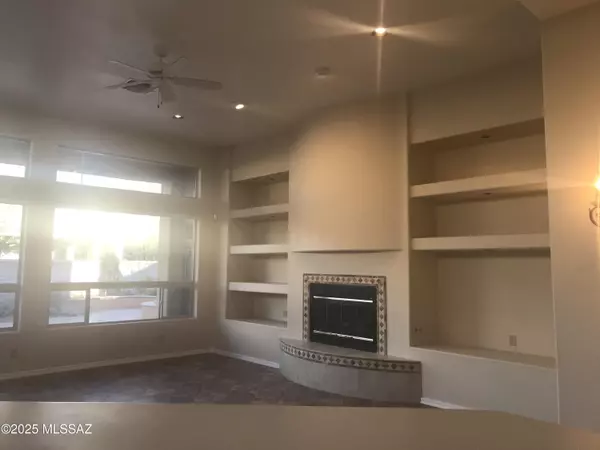 13842 N Slazenger Drive, Oro Valley, AZ 85755