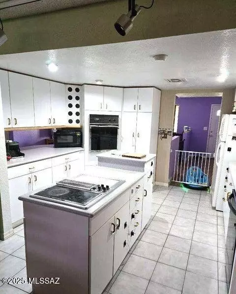 Benson, AZ 85602,734 S Hermosa Drive