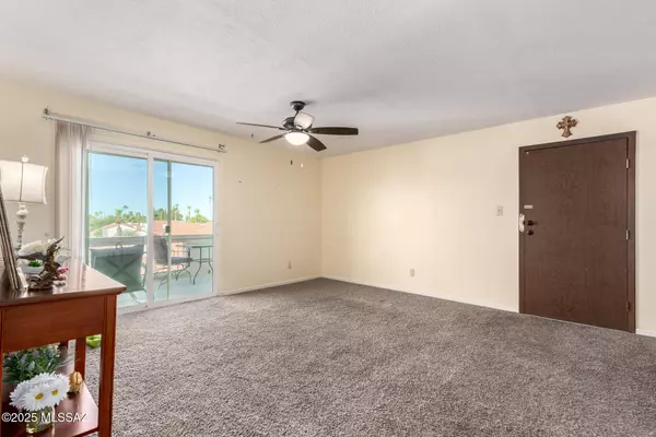 Tucson, AZ 85704,6325 N Barcelona Lane #711