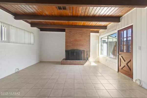 Tucson, AZ 85705,725 W Paris Promenade