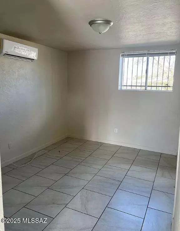 Tucson, AZ 85713,365 W 33rd Street #A