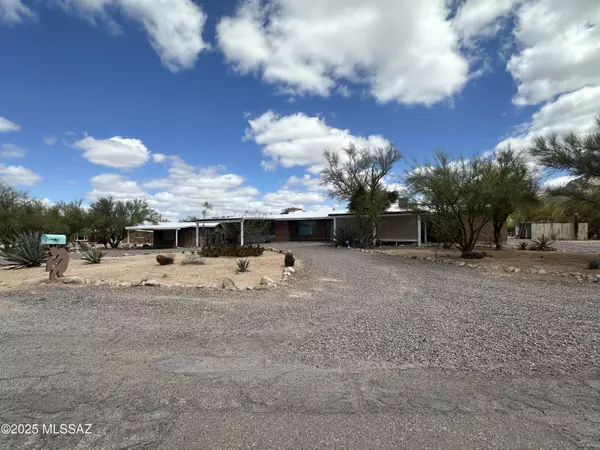 702 W Giaconda Way, Tucson, AZ 85704