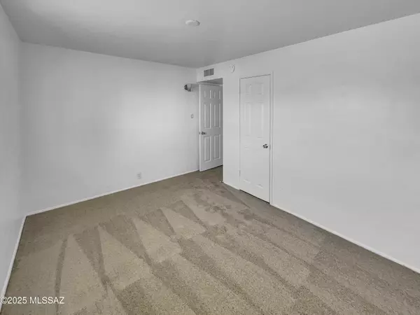 Tucson, AZ 85710,6350 E Calle Orion