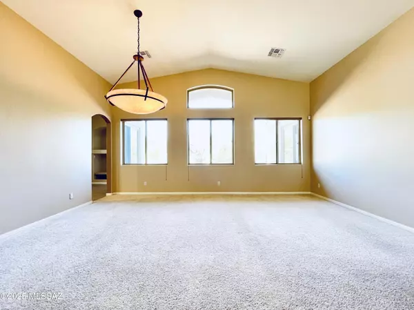 Oro Valley, AZ 85755,355 W Sacaton Canyon Drive