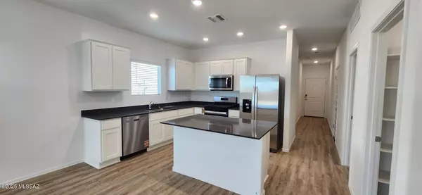 12076 E Patricia Ann Drive, Vail, AZ 85641