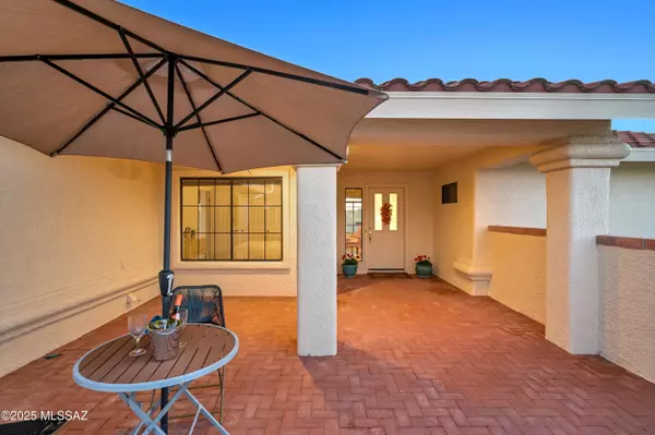 Oro Valley, AZ 85737,826 E Desert Glen Drive