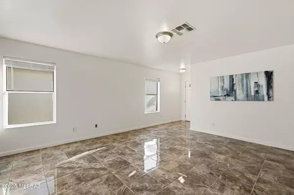 Tucson, AZ 85746,7393 S Bolingbroke Avenue