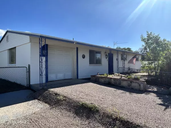 Oracle, AZ 85623,945 W Discover Street