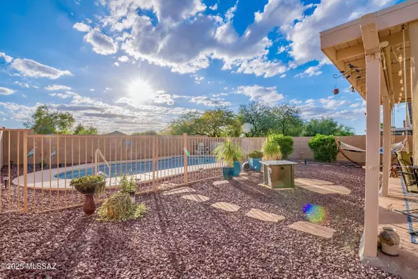 10158 E Desert Crossings Way, Tucson, AZ 85747