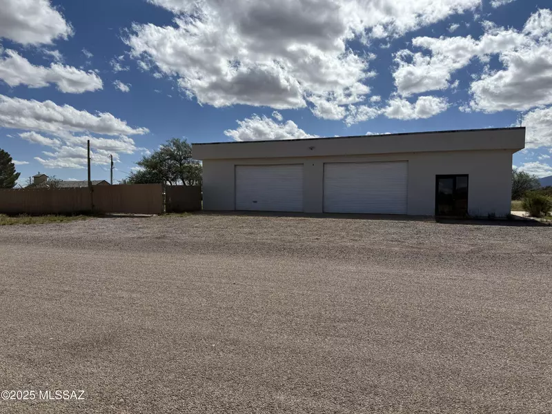 30 E Camino De Tundra, Huachuca City, AZ 85616
