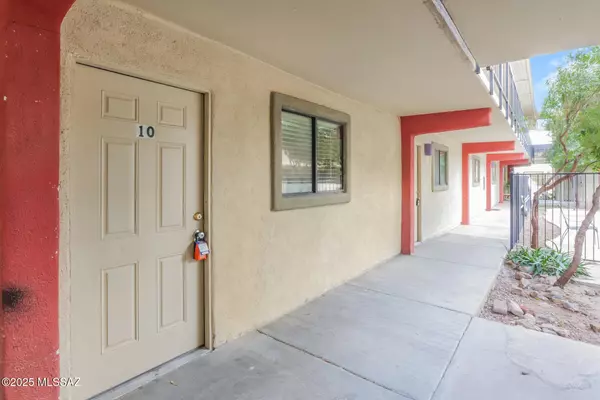 Tucson, AZ 85716,770 N Dodge Boulevard #10