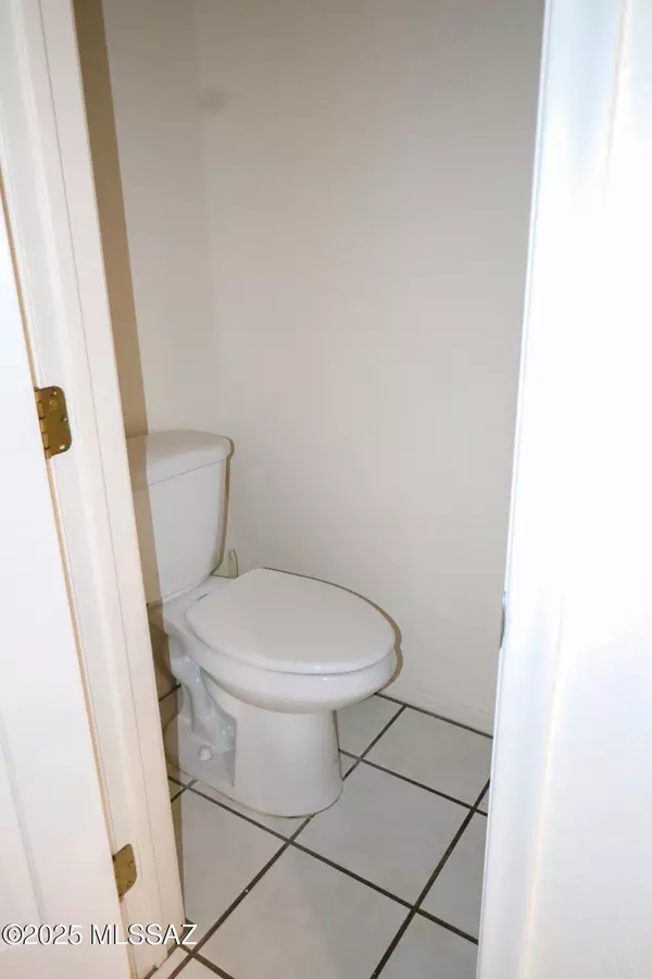 Nogales, AZ 85621,2320 N Calle Cananea apt C