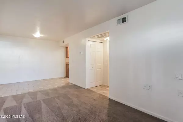 Tucson, AZ 85705,455 W Kelso Street #129