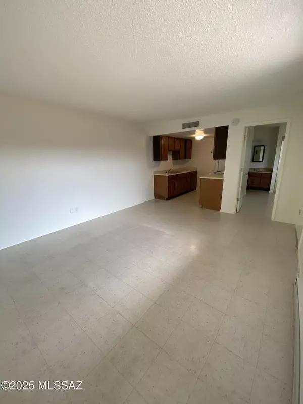 Tucson, AZ 85716,2625 N Alvernon Way #C4