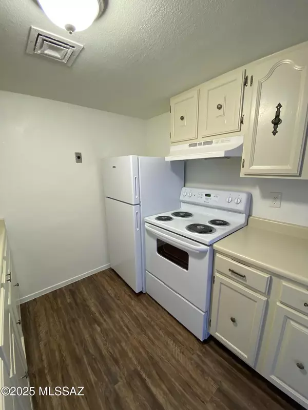 Tucson, AZ 85716,2625 N Alvernon Way #E1