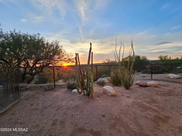 9651 N Calle Loma Linda, Oro Valley, AZ 85737