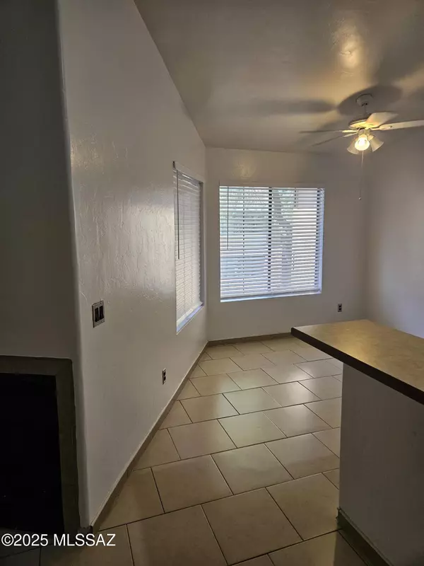 Tucson, AZ 85746,1674 W Park Wood Lane