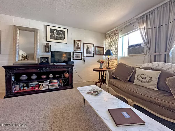 Tucson, AZ 85713,1745 S Jones Boulevard #K201