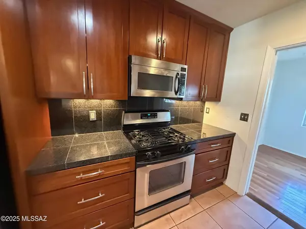 Tucson, AZ 85716,3471 E 4th Street