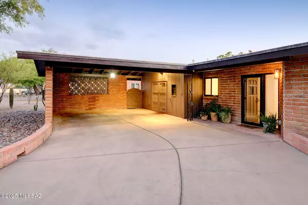 2031 E La Madera Drive, Tucson, AZ 85719