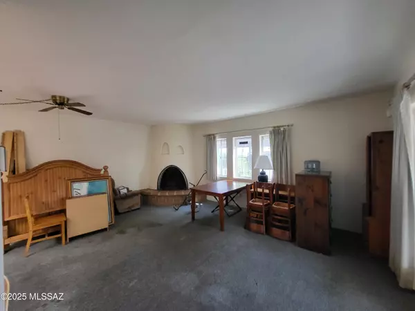 Green Valley, AZ 85614,237 N Calle Del Diablo