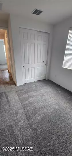 7822 S Wolf Creek Drive, Tucson, AZ 85757