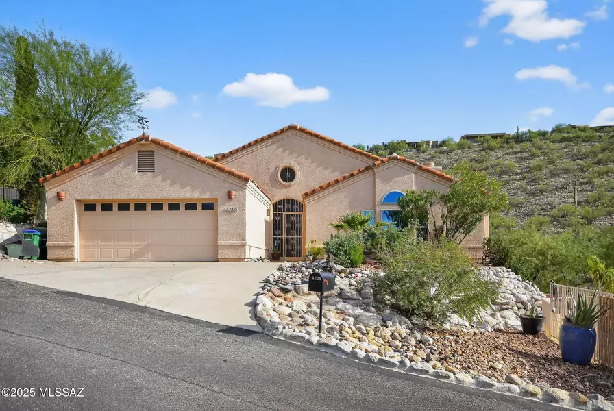 4220 N Summer Set Drive, Tucson, AZ 85750