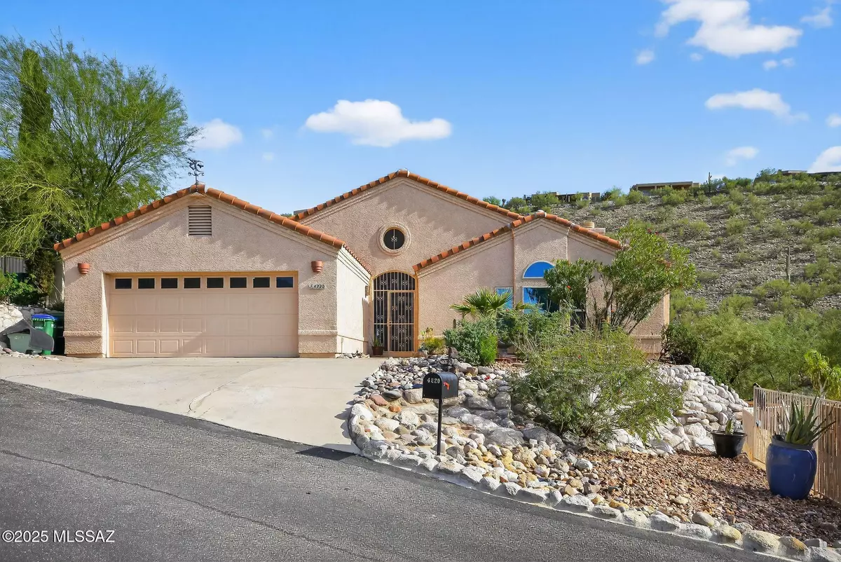 Tucson, AZ 85750,4220 N Summer Set Drive