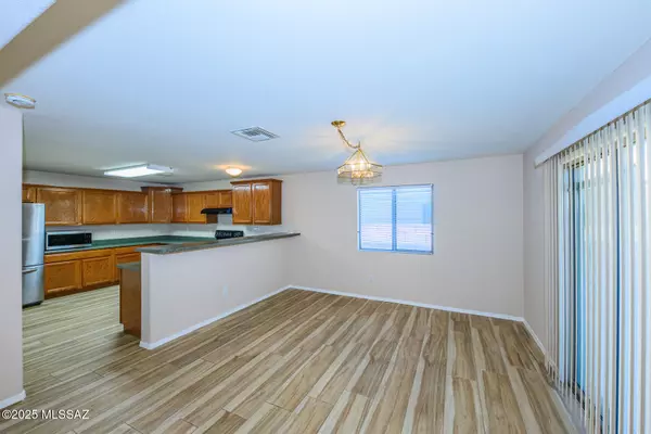 Tucson, AZ 85705,2416 W Chris Oliver Way