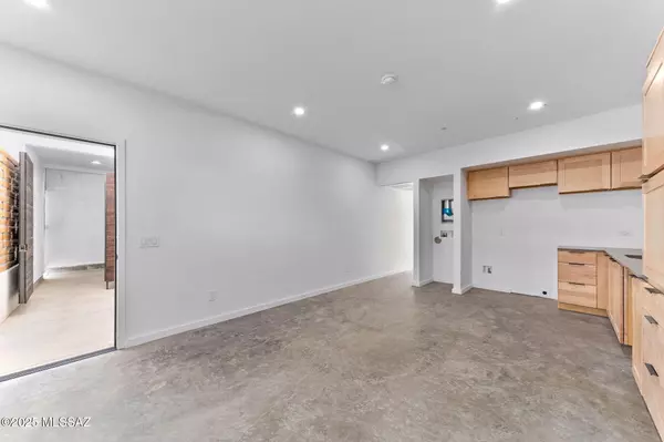 Tucson, AZ 85701,21 W Lalo Way