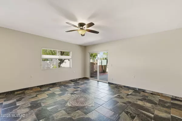 Green Valley, AZ 85614,375 S Placita La Paz