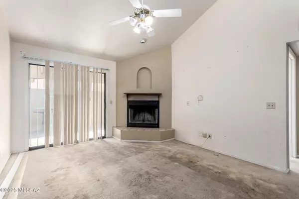 Tucson, AZ 85710,7252 Caminito Feliz