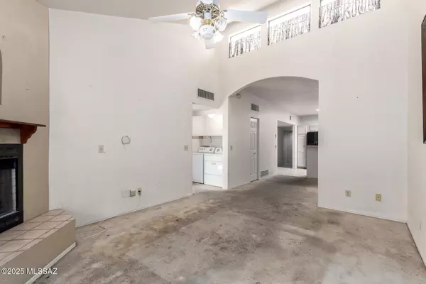 Tucson, AZ 85710,7252 Caminito Feliz