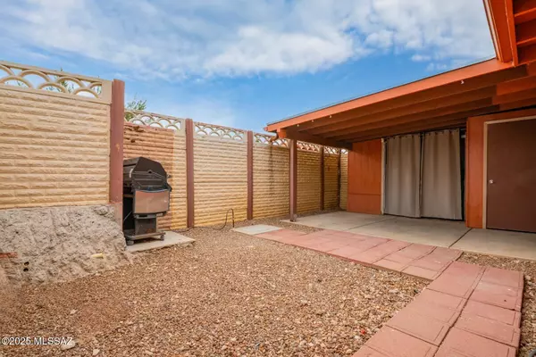 Tucson, AZ 85716,3316 E Navajo Place