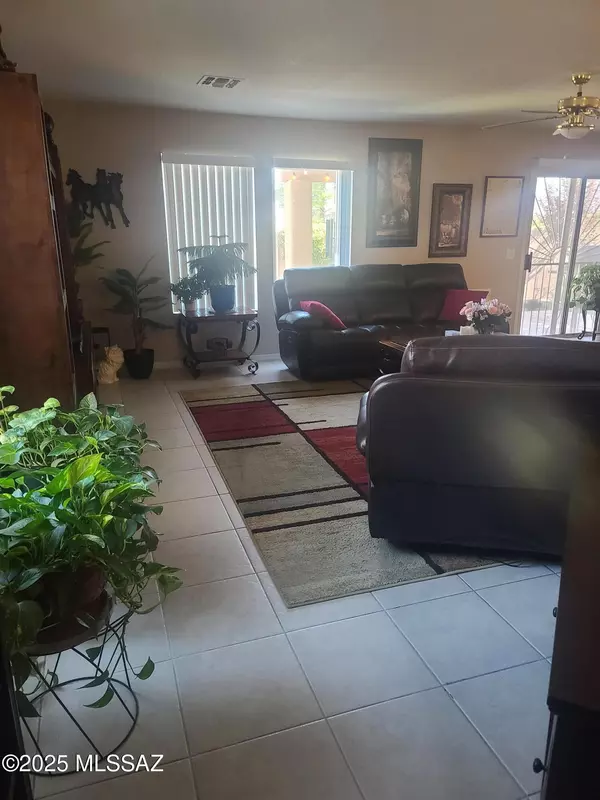 Tucson, AZ 85710,1925 S McConnelL Drive