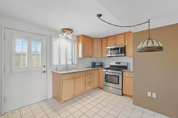 Green Valley, AZ 85614,425 S Paseo Cerro  #C