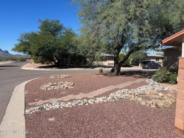 Tucson, AZ 85742,8470 N Snowdrop Drive