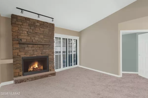 Tucson, AZ 85745,101 S Players Club Drive #11202